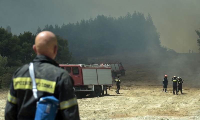 Προβληματισμός για τις φωτιές σε Αττική και Ζάκυνθο, τονίζει ο Τόσκας