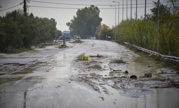 Έσπασε φράγμα στη Θεσσαλονίκη και πλημμύρισαν χωριά