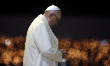 Πάπας Φραγκίσκος: Προσεύχομαι για τα θύματα των πυρκαγιών στην Ελλάδα