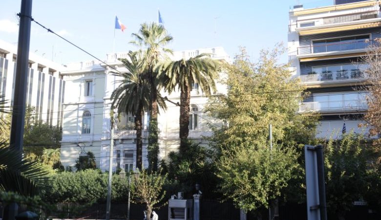 Επίθεση του «Ρουβίκωνα» στην πρεσβεία της Γαλλίας