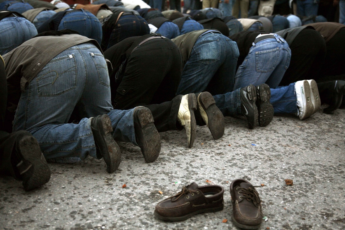 Δημόσια προσευχή Μουσουλμάνων στη Θεσσαλονίκη