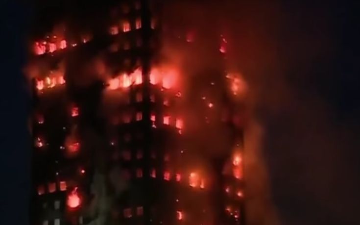 Καίγεται πολυκατοικία 27 ορόφων στην καρδιά του Λονδίνου