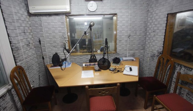 Τι προβλέπει το πολυνομοσχέδιο για την αδειοδότηση ραδιοφωνικών σταθμών