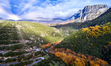 Το Γκραν Κάνιον της Ελλάδας είναι το ξακουστό φαράγγι του Βίκου