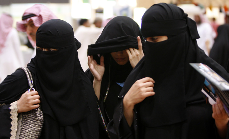 Τι μπορεί και τι απαγορεύεται να κάνει μια γυναίκα στη Σ. Αραβία