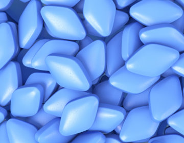 Δήμαρχος μοίρασε βιάγκρα στους κατοίκους της κοινότητάς του