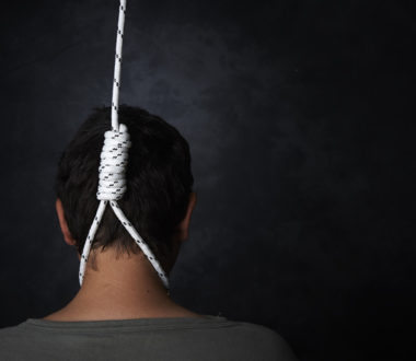 Οι ιρανικές αρχές εκτέλεσαν δημόσια έναν άνδρα που κρίθηκε ένοχος για το βιασμό και το φόνο ενός κοριτσιού
