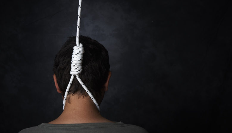 Οι ιρανικές αρχές εκτέλεσαν δημόσια έναν άνδρα που κρίθηκε ένοχος για το βιασμό και το φόνο ενός κοριτσιού