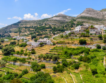 Απείρανθος, το πετρόχτιστο, μαρμάρινο χωριό στο κέντρο της Νάξου