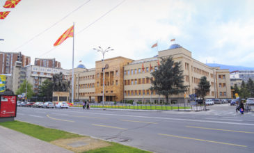 Ο πρόεδρος της ΠΓΔΜ δεν υπογράφει το διάταγμα για τα αλβανικά
