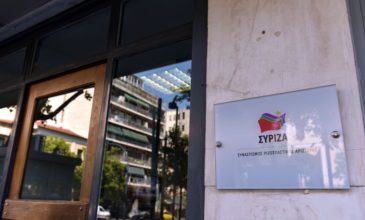 ΣΥΡΙΖΑ: «Λεκές» και «τρίχα που γίνεται τριχιά» οι 23.700 νεκροί για τον Σιμόπουλο της ΝΔ