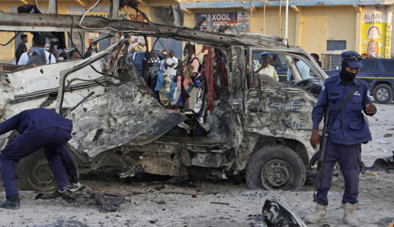 Νέα φρίκη στη Σομαλία με διπλή βομβιστική επίθεση στη Μογκαντίσου