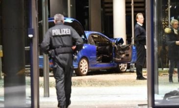 Οδηγός έριξε το αυτοκίνητό του στα γραφεία του κόμματος SPD