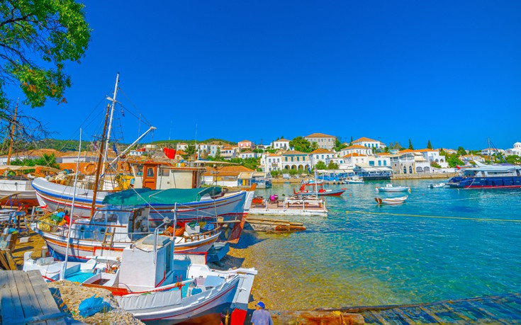 Ποια ελληνικά νησιά επιλέγει η Vogue για το φετινό καλοκαίρι