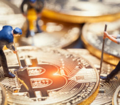Το Bitcoin πέρασε ξανά τα $100.000 – Πώς επηρεάζει τους Έλληνες επενδυτές