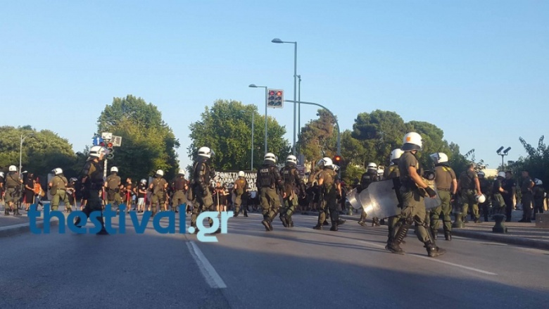 Μυρίζει μπαρούτι στο Λευκό Πύργο