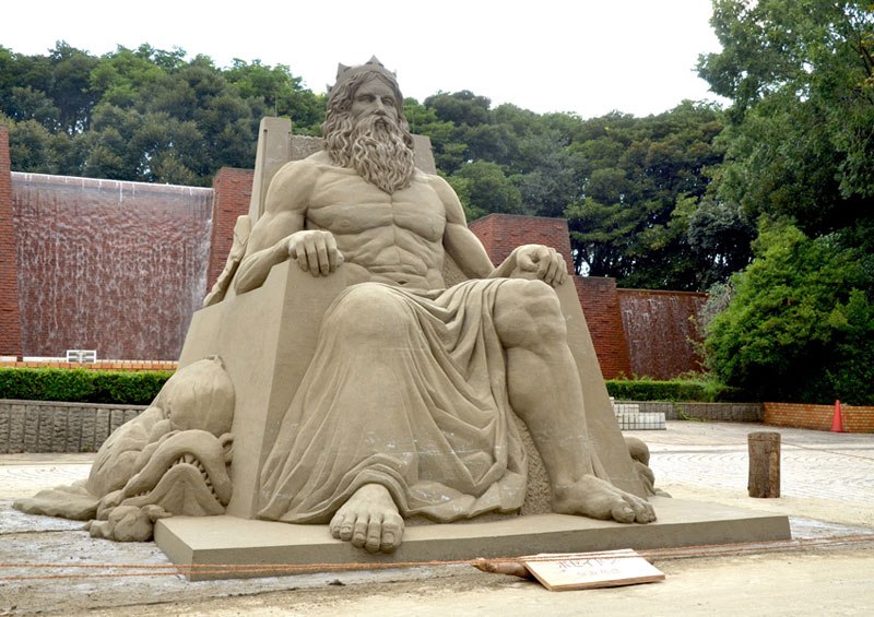 Ο Ποσειδώνας και ο Άνακιν Σκαϊγουόκερ φτιαγμένοι από άμμο