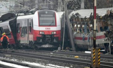 Μία νεκρή και 22 τραυματίες σε σύγκρουση τρένων στην Αυστρία