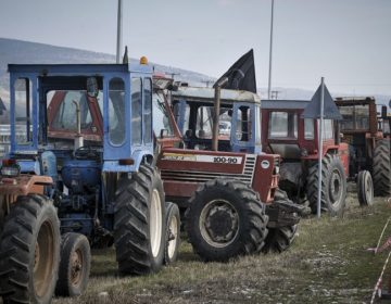 Από τις 30 Νοεμβρίου τα πρώτα μπλόκα των αγροτών – Προχωρούν και σε αποκλεισμό αεροδρομίων, λιμανιών και τελωνείων