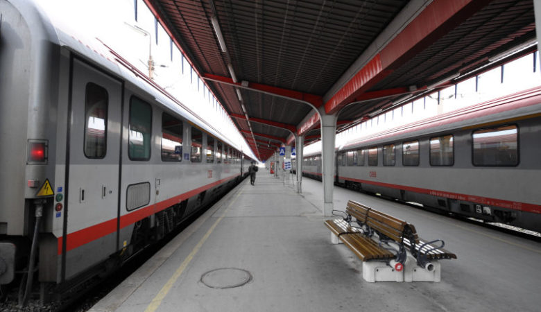 Σύγκρουση τρένων κοντά στη Βιέννη με 12 τραυματίες