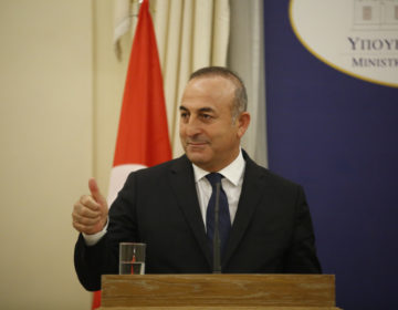 Τσαβούσογλου: Ο Τραμπ δεν θέλει να επιβάλει κυρώσεις για τους S-400