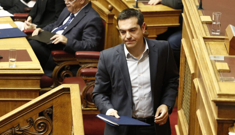 Πώς θα ενημερώσει τη Βουλή ο Τσίπρας για τη συμφωνία με την ΠΓΔΜ