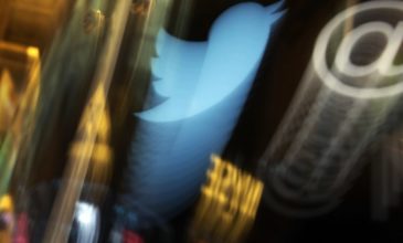 Ο υπάλληλος του Twitter που έκλεισε το λογαριασμό του Τραμπ σπάει τη σιωπή του