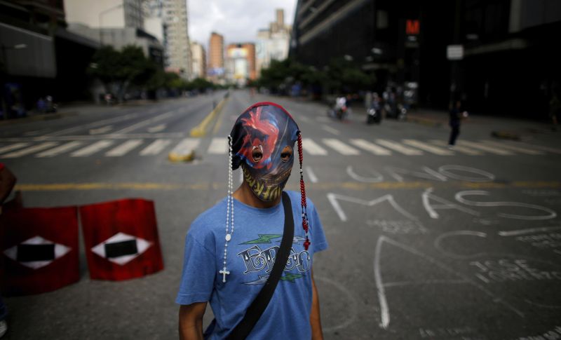 Απαγόρευση διαδηλώσεων και νέες κινητοποιήσεις στη Βενεζουέλα