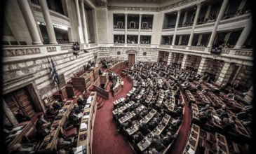 Στη Βουλή ως «επείγον» το νομοσχέδιο για τις δομές της Εκπαίδευσης