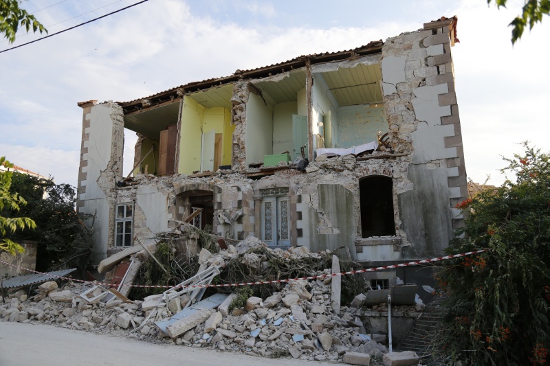 Μη κατοικήσιμα πάνω από 750 κτίσματα στη Λέσβο μετά το σεισμό