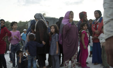 Περισσότεροι από 100 μετανάστες εντοπίστηκαν σε παραλία στην Ηλεία