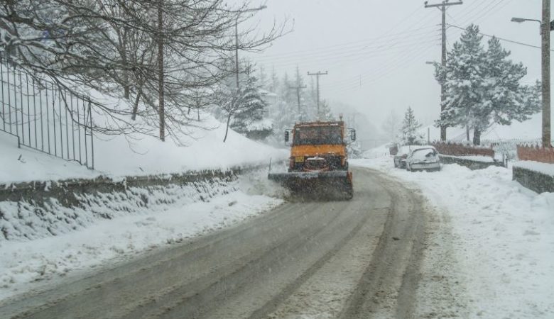 Χιονόπτωση στο Πήλιο – Κλειστά τα σχολεία στα ορεινά της Μαγνησίας