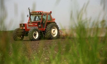 Ποιοι αγρότες μπαίνουν στο κανονικό καθεστώς ΦΠΑ