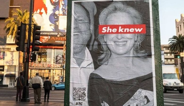 Το Λος Άντζελες γέμισε αφίσες που κατηγορούν τη Μέριλ Στριπ ότι γνώριζε για τον Γουάινστιν