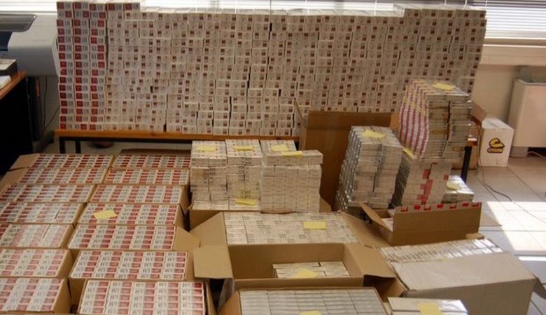 Εντόπισαν 4.000 λαθραία πακέτα τσιγάρα σε διαμέρισμα στη Θεσσαλονίκη