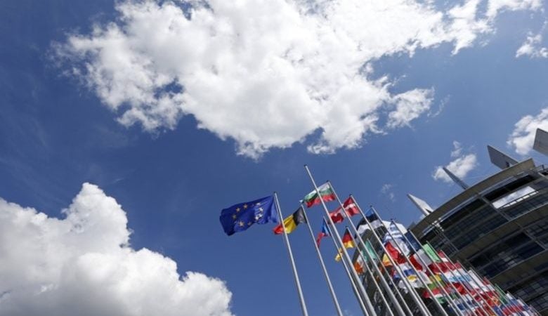 DPA: Όλα τα κράτη μέλη της ΕΕ αλληλέγγυα σε Ελλάδα και Κυπρο