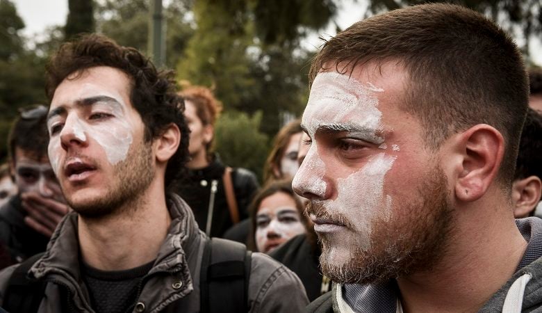 Έπεσαν χημικά σε συγκρούσεις φοιτητών και ΜΑΤ έξω από το Ζάππειο
