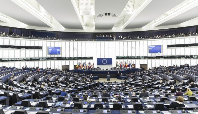 Στο ευρωκοινοβούλιο το σκάνδαλο με τα πειράματα εκπομπής καυσαερίων