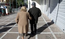 Τρίκαλα: Ζευγάρι ηλικιωμένων μήνυσε τον γιο και τη νύφη του για ξυλοδαρμό