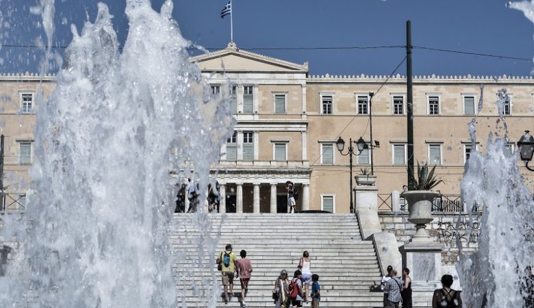 Έκτακτο δελτίο της ΕΜΥ: O καύσωνας «Cleon» θα πλήξει από την Τετάρτη την Ελλάδα και θα διαρκέσει τουλάχιστον έξι ημέρες
