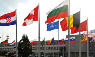 Το ΝΑΤΟ απέλασε οκτώ μέλη της ρωσικής αποστολής στη Συμμαχία – Αντίποινα προαναγγέλλει η Μόσχα