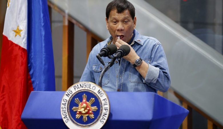 Ο πρόεδρος των Φιλιππίνων ανοίγει πόλεμο στα… προφυλακτικά